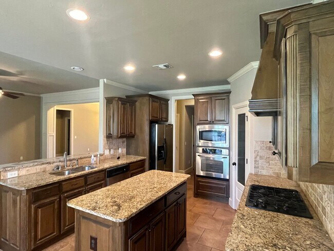 Building Photo - Lovely 4-Bed 2.5-Bath In Edmond