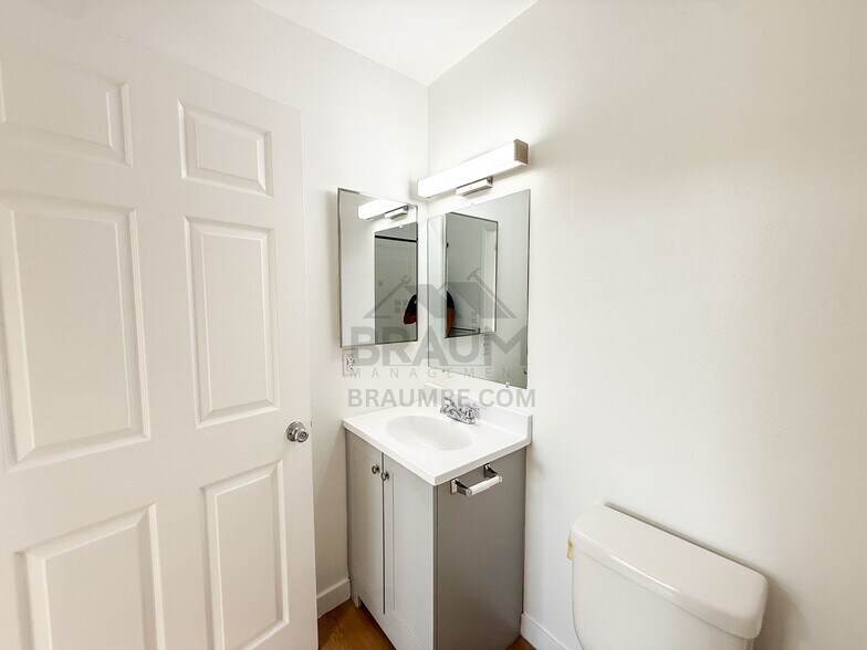 Building Photo - 14249 Friar St