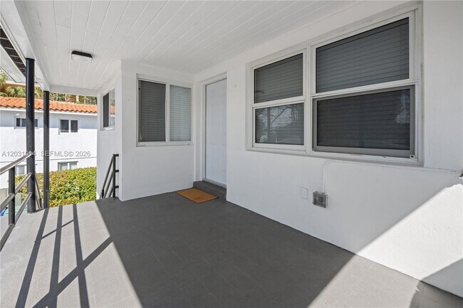 Building Photo - 2240 SW 16th Ct