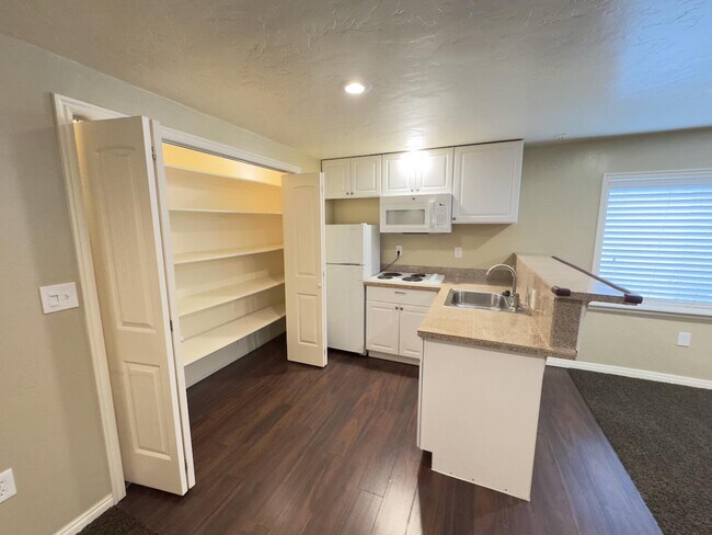 Building Photo - 1078 Cinnamon Ridge Dr