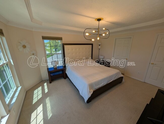 Building Photo - Avon Lake 3-Bedroom Condo with Pool, Tennis Courts & Lawn Care Included