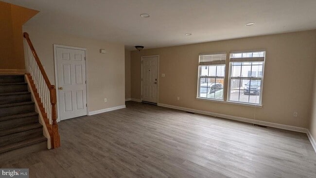 Building Photo - 829 Gallows Ct