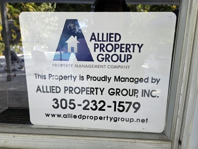 Building Photo - 5660 SW 78th St