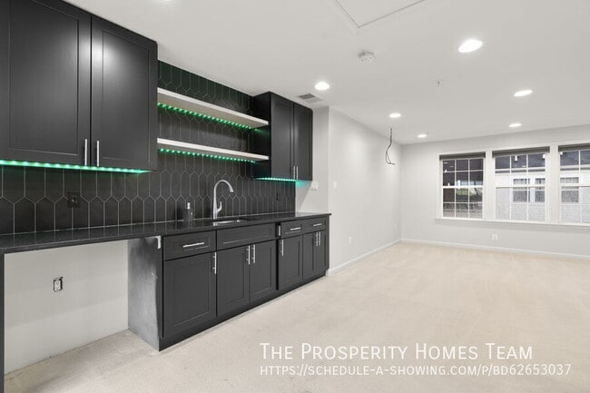 Building Photo - 7207 Barry Ln