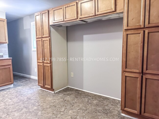 Building Photo - 5405 Wesley Dr
