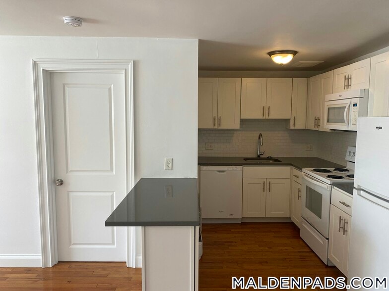 Building Photo - 134 Summer St