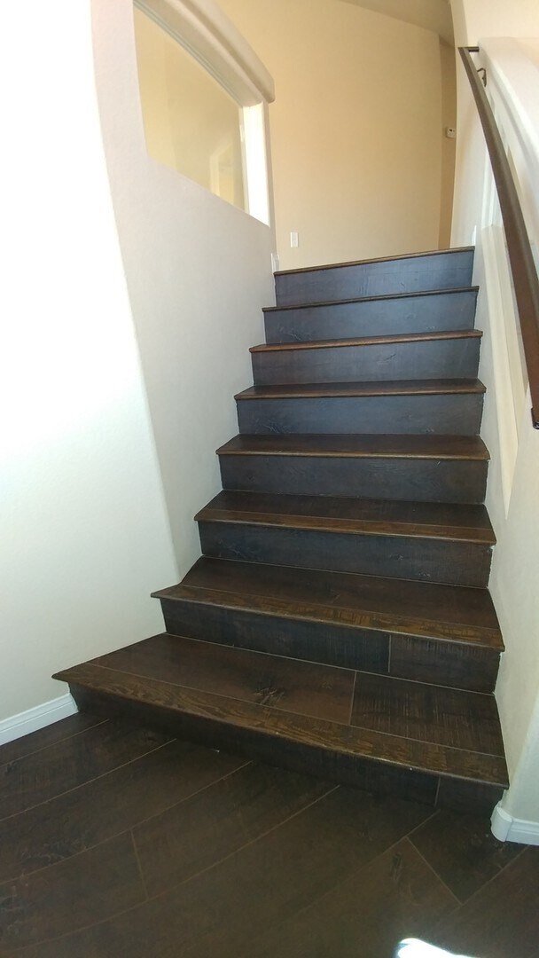 Building Photo - Multi level