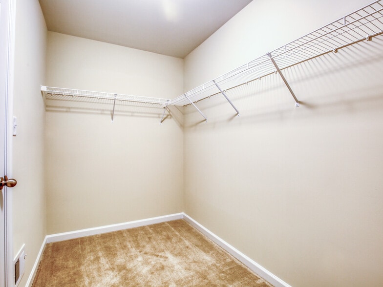 Building Photo - 107 Alderman Way