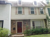 Building Photo - 472 N Post Oak Ln