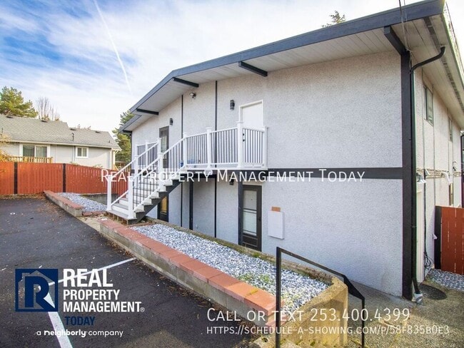 Building Photo - 1111 SW 148th St