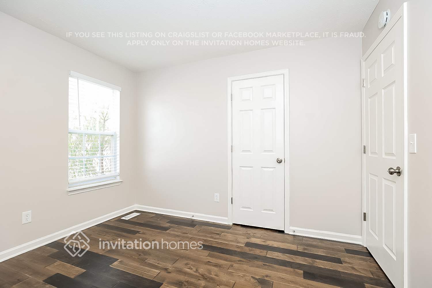 Building Photo - 2808 Meadow Gln