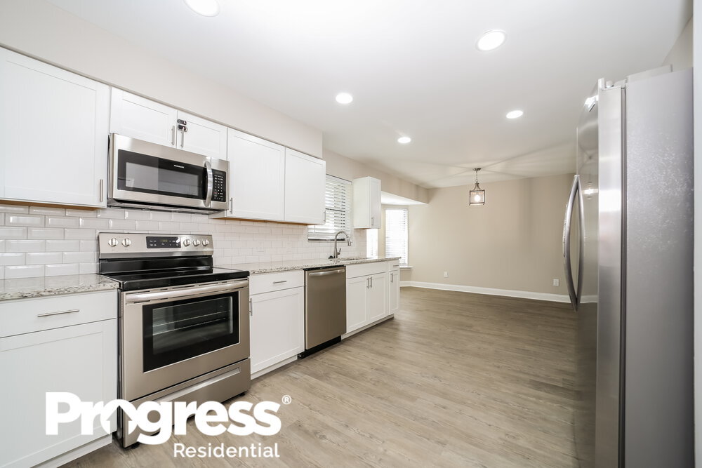 Building Photo - 10802 Naples Ct S