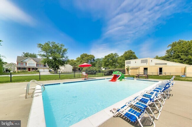 Building Photo - 6027 Majors Ln