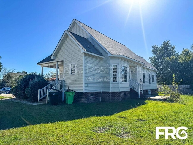 Building Photo - 2426 Pinetops Dr