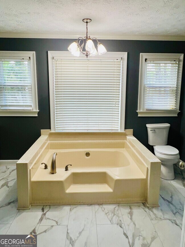 Building Photo - 2361 Ciji Cir