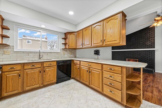 Building Photo - 39327 Timberlane Dr