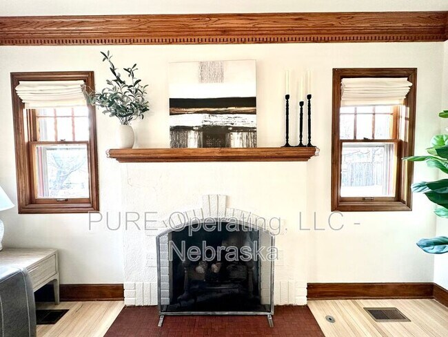 Building Photo - 4928 Happy Hollow Blvd