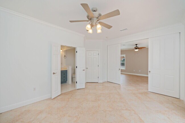 Building Photo - 272 Calusa Blvd