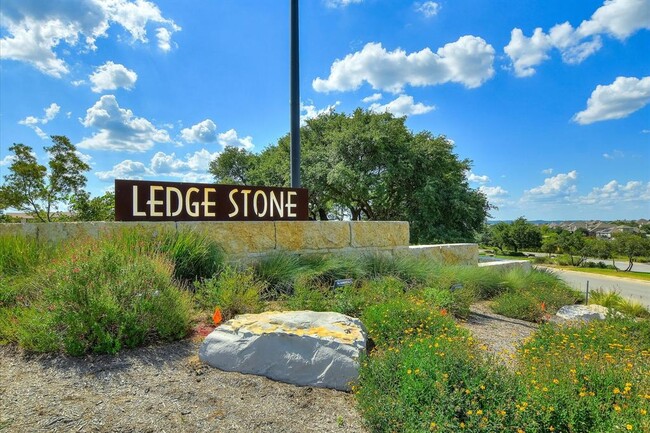 Building Photo - 696 Ledge Stone Dr