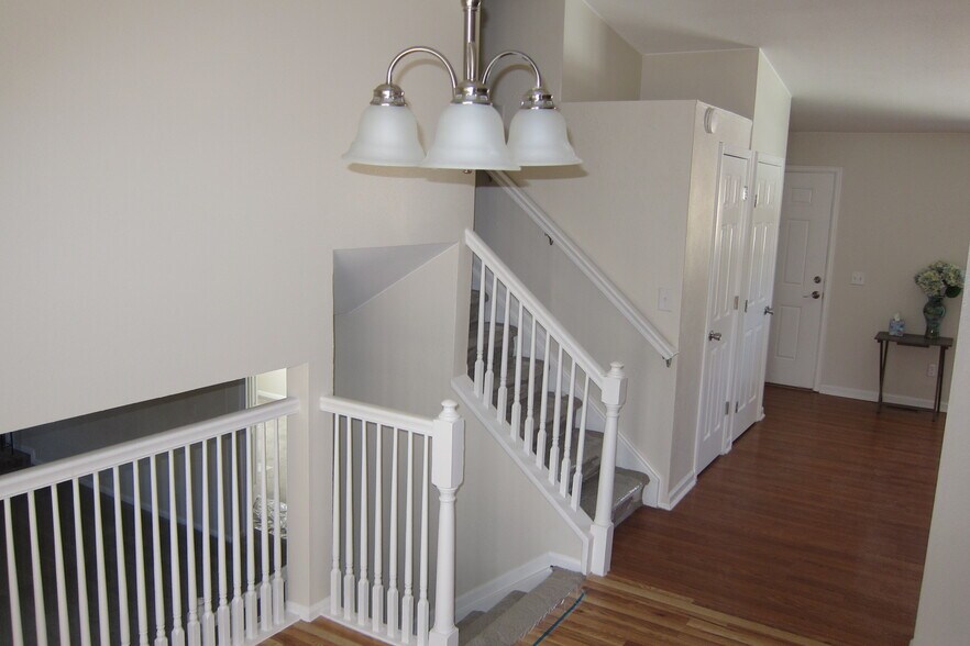 Building Photo - 4394 S Ceylon Way