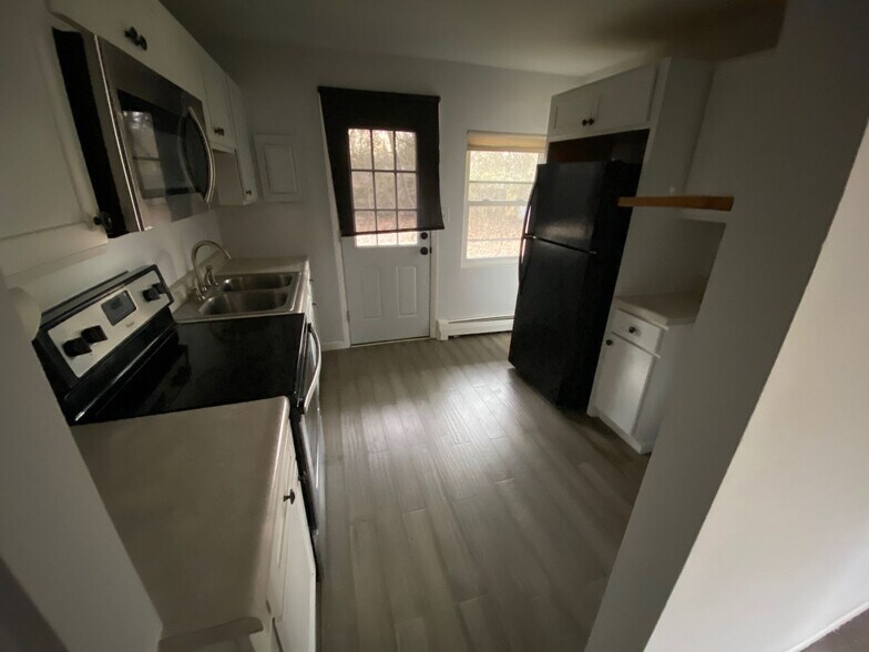 Building Photo - 745 Dayton St