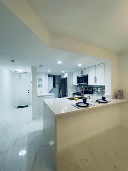 Building Photo - 8025 S Colony Cir
