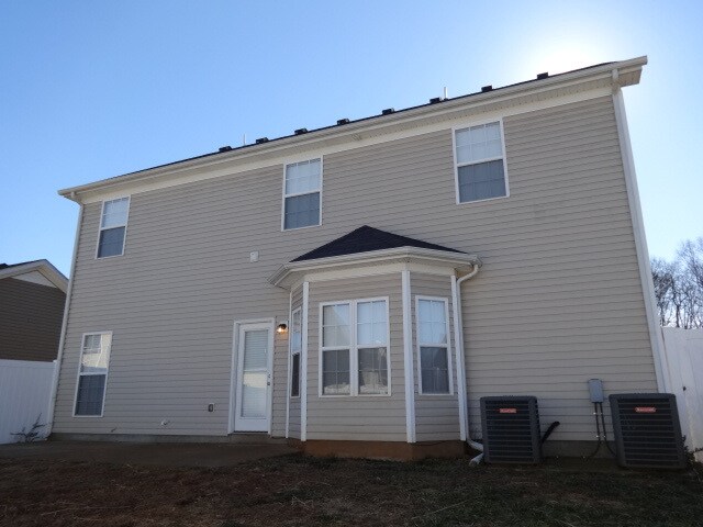 Building Photo - 620 Buck Cherry Way