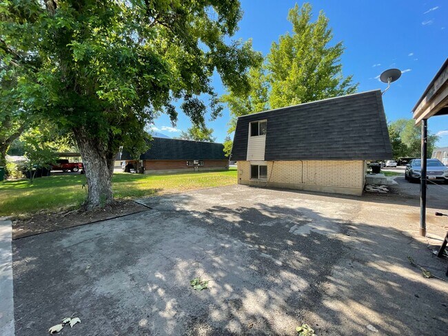 Building Photo - Beautifully Remodeled 2-Bedroom Duplex by Provo River Trail