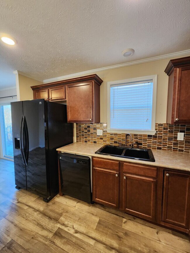 Building Photo - 312 McLean Heights Ct