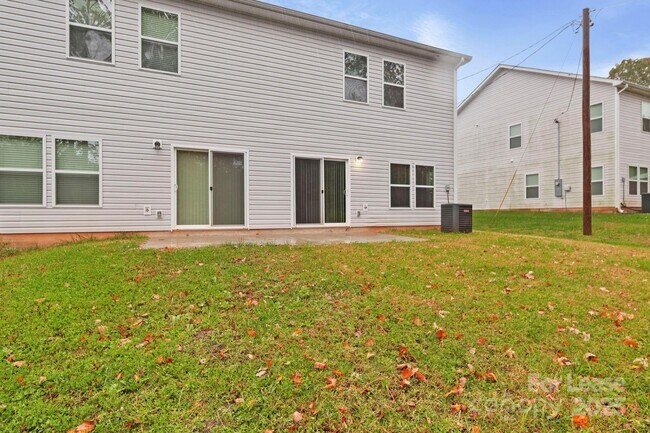 Building Photo - 711 Lackey St