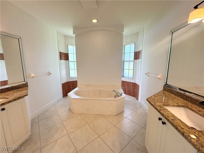 Building Photo - 5071 Coral Wood Dr