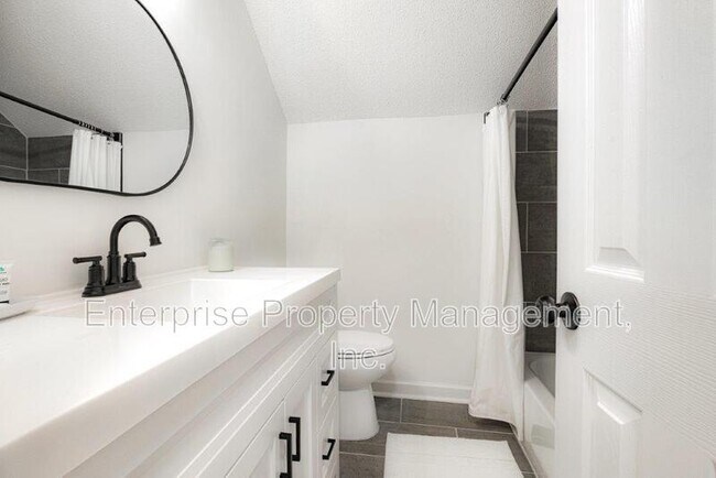 Building Photo - 2988 Christoval St