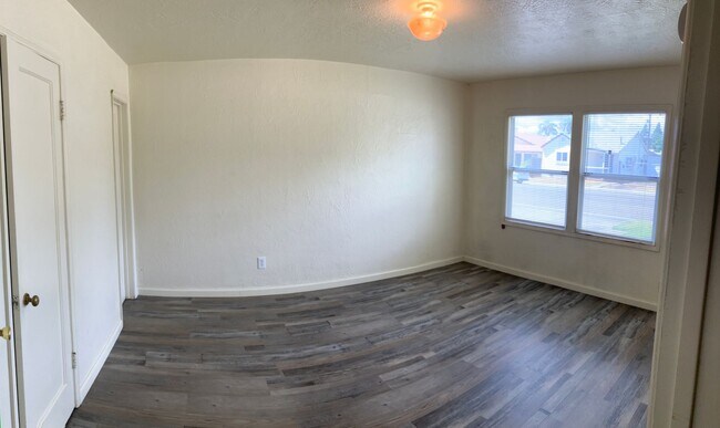 Building Photo - 204 Third St
