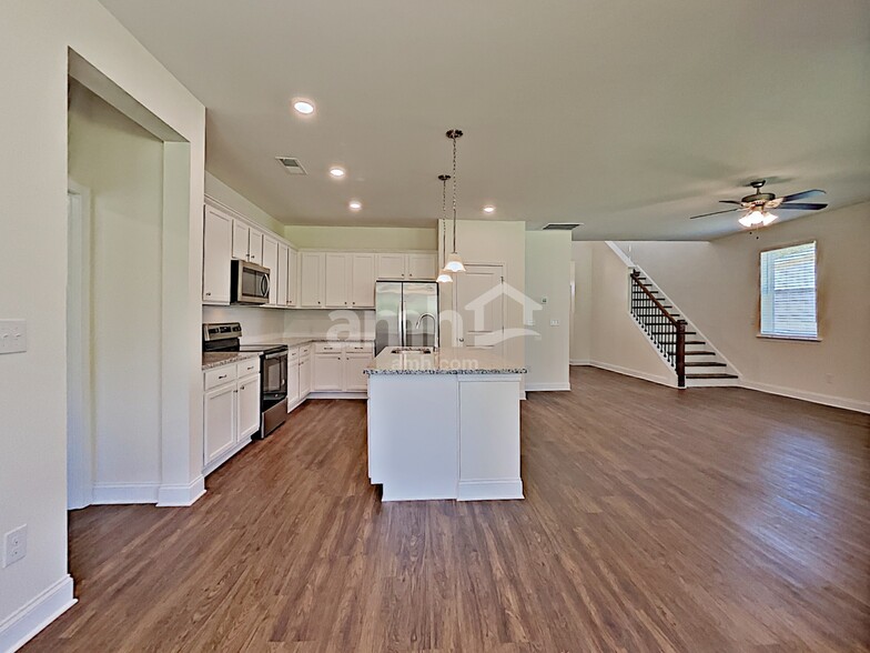 Building Photo - 13009 Wishsong Ct