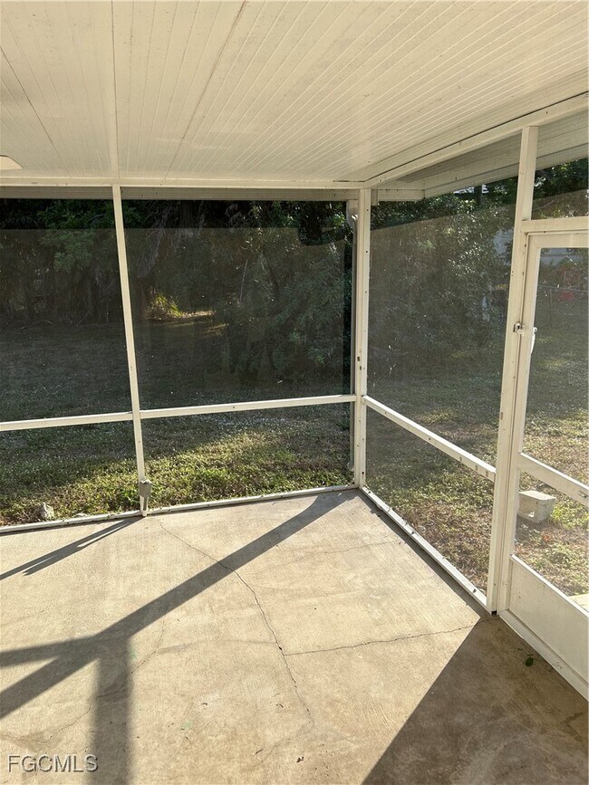 Building Photo - 8422 Robin Rd