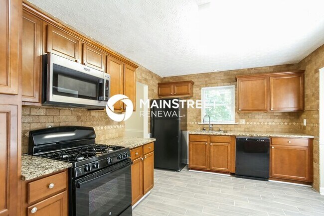Building Photo - 3 Bedroom Pet-Friendly Home in Woodstock, GA with Main Street Renewal