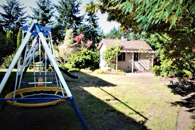 Building Photo - 321 Keach Ct