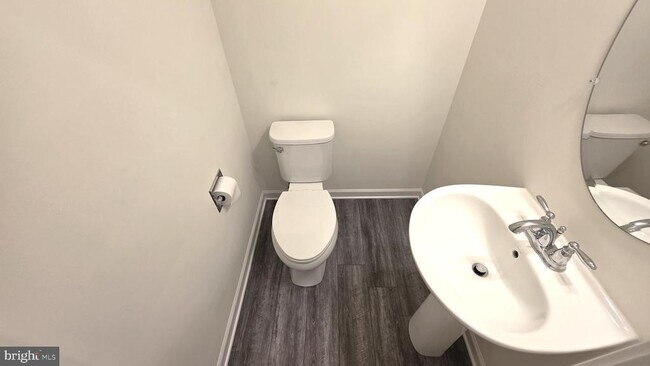 Building Photo - 115 Lexington Pl