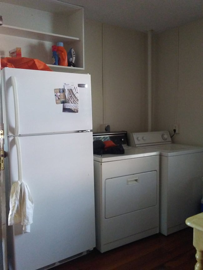 Building Photo - Apartment close to W&L Law School