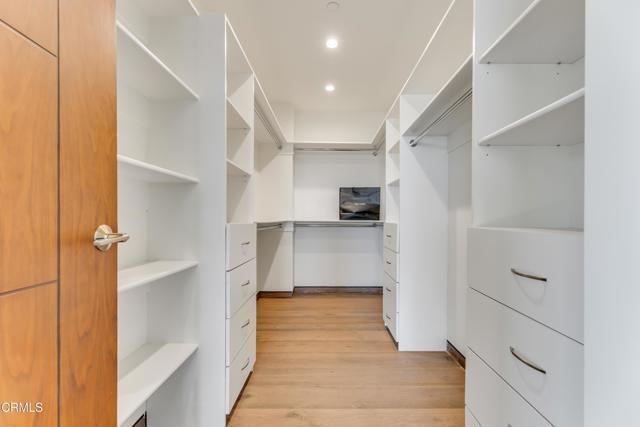 Building Photo - 12480 Viewcrest Rd