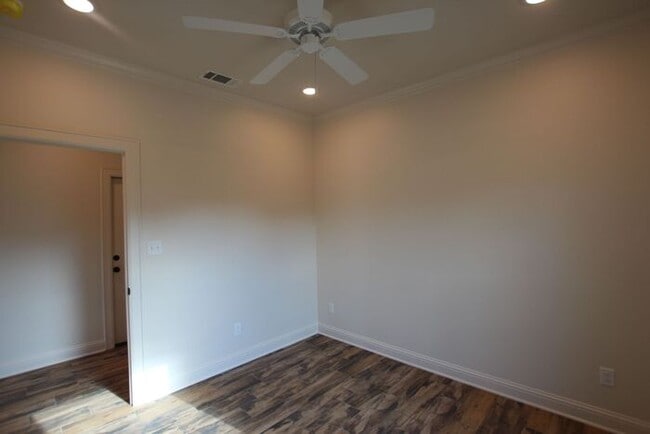 Building Photo - Available Now! 3/2/2 in Whitehouse ISD!!