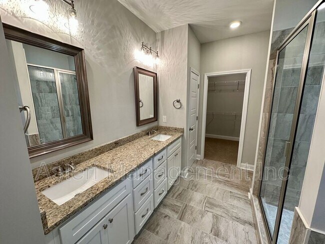 Building Photo - 107 Lasso Drive