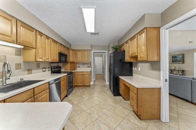 Building Photo - 13679 Callington Dr