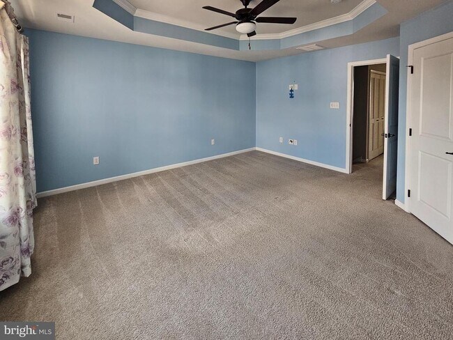 Building Photo - 251 Compass Dr