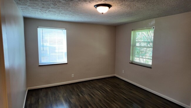 Building Photo - 1577 Pasadena Ave