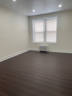 Building Photo - 1354 W Greenleaf Ave