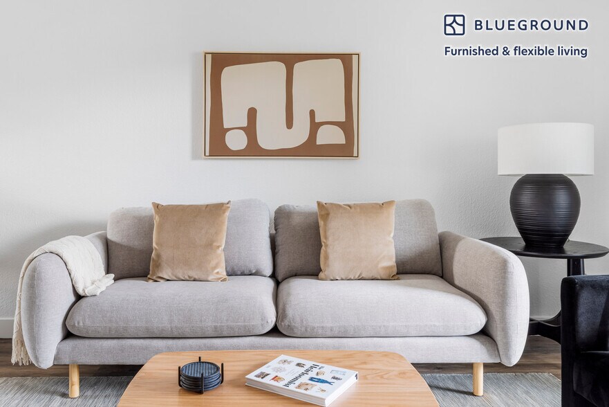 Building Photo - 3608 Flora Vista Ave