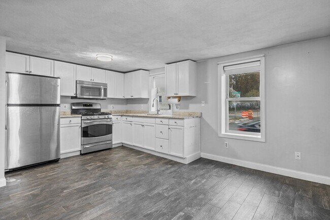 Building Photo - 56 Central St