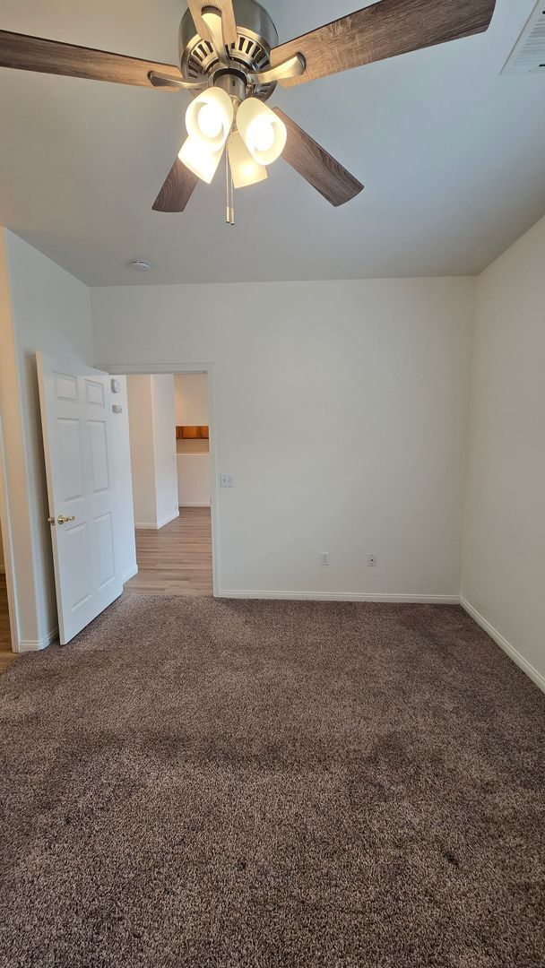 Building Photo - 716 Meadow Grove Ct