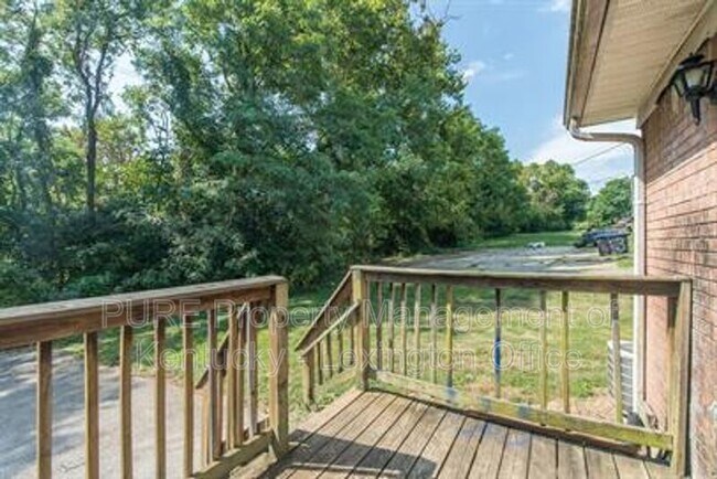 Building Photo - 164 Landings Dr